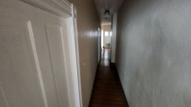 Foto del edificio - 246 W Ridge St