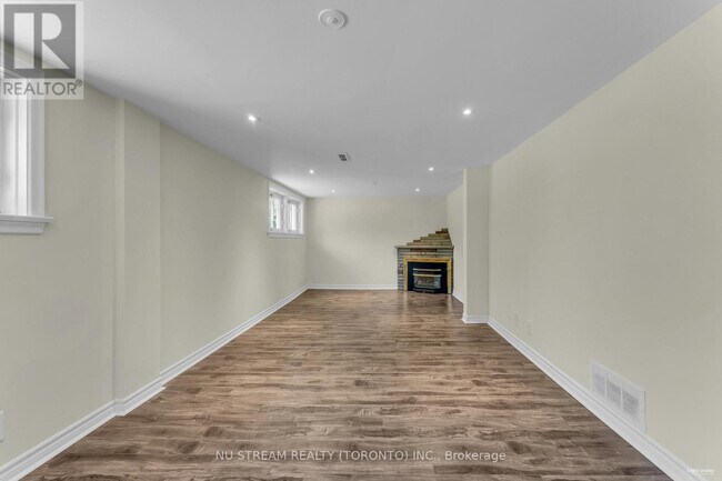 Building Photo - 23 Wythenshawe Wood