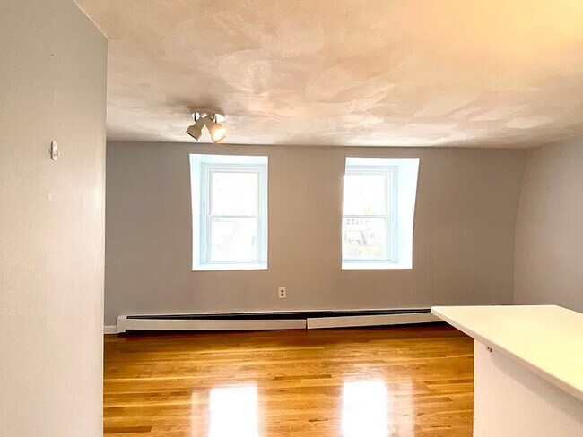 Building Photo - 147 Princeton St