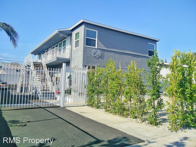 Building Photo - 641 N Serrano Ave