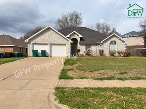 Building Photo - 317 Oak Meadow Ln