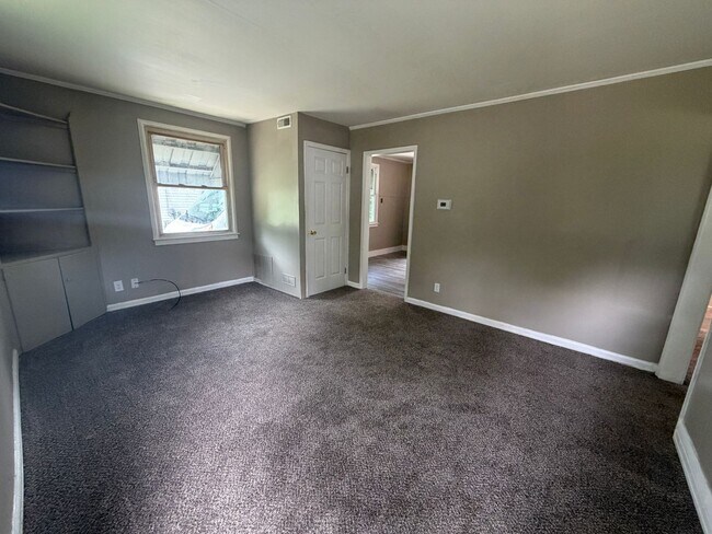 Foto del edificio - Newly updated 3 bedroom Cape Cod in Dayton