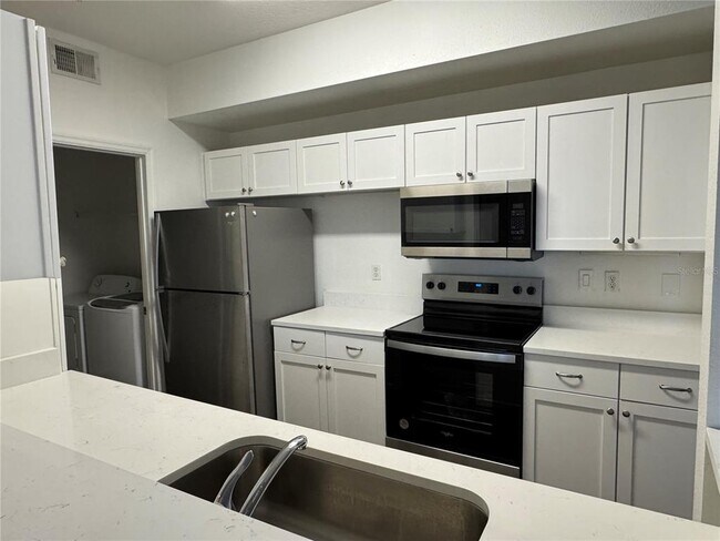 Foto del edificio - 5536 Metrowest Blvd