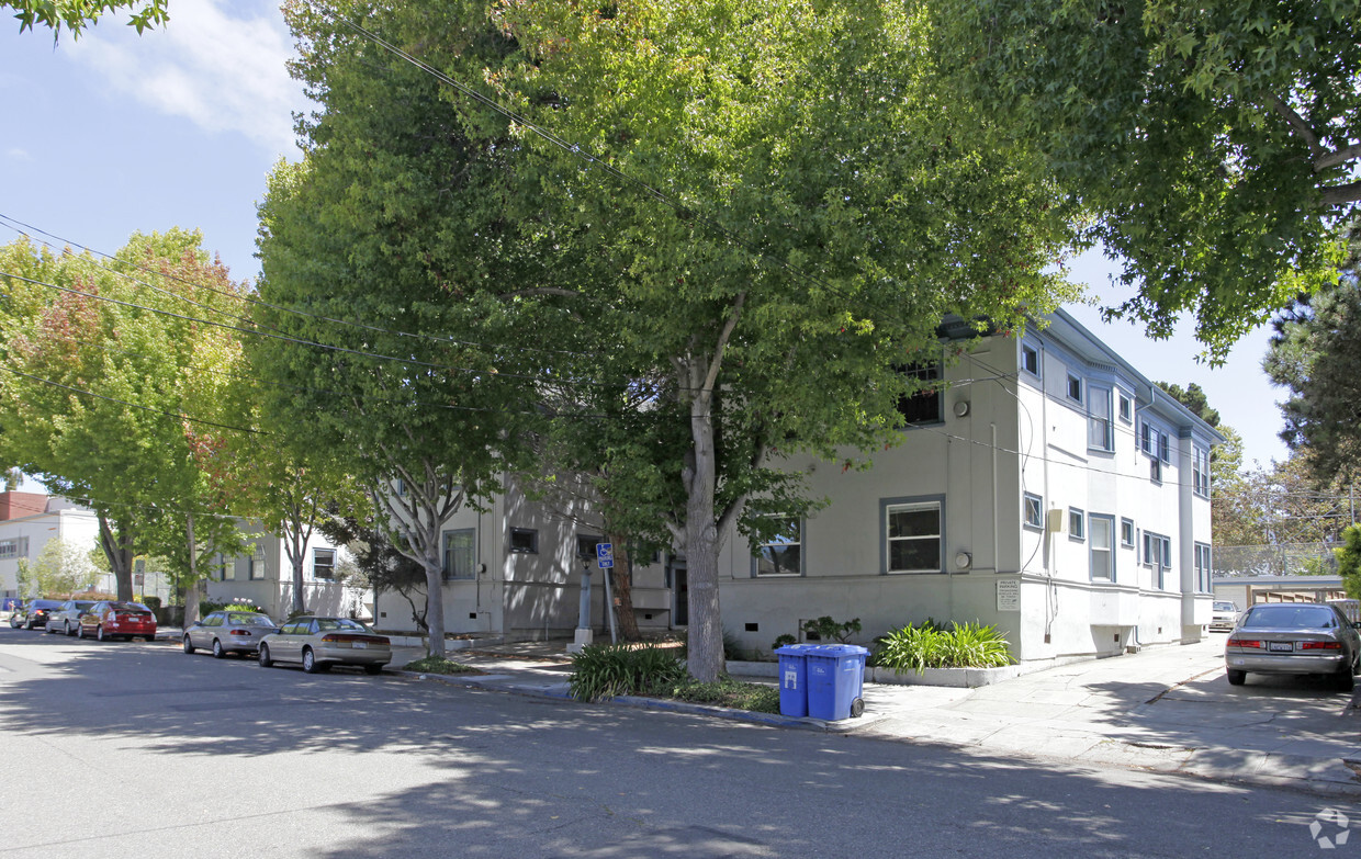 Primary Photo - 2325 Mckinley Ave