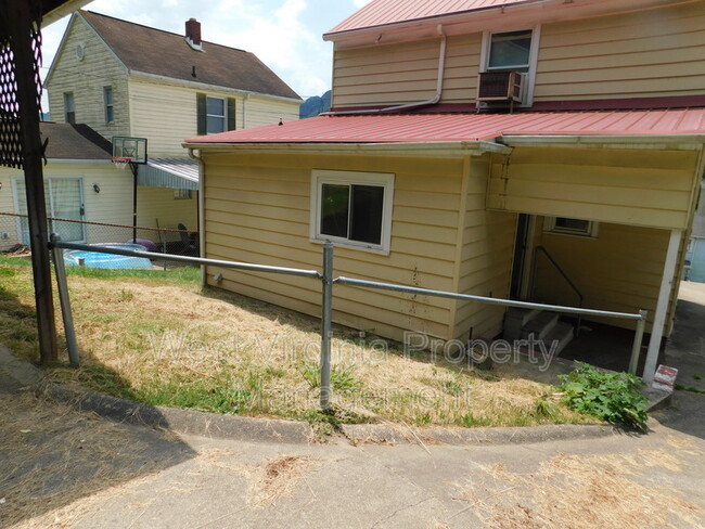 Building Photo - 178 Delta Rd 170