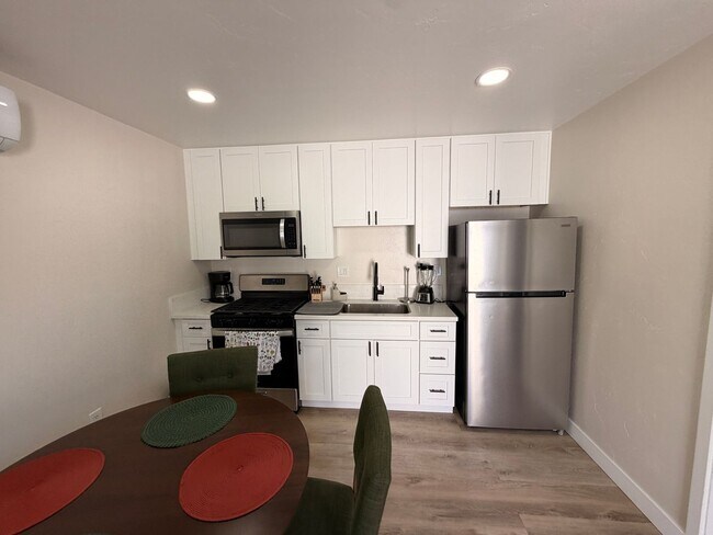 Foto del edificio - 1830-36 Newton Ave