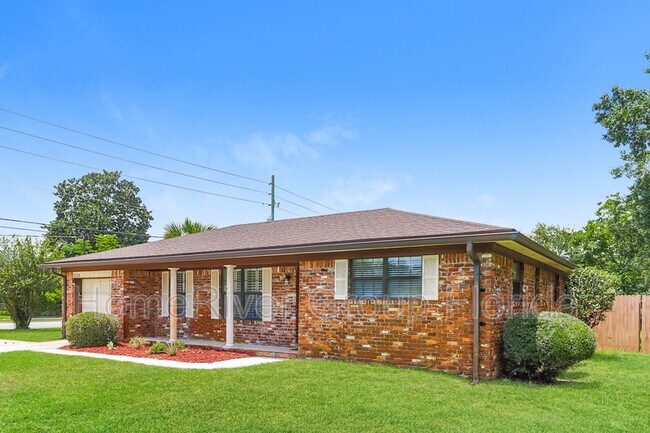 Building Photo - 5105 Brighton Dr