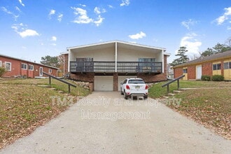 Building Photo - 8423 Kessler St
