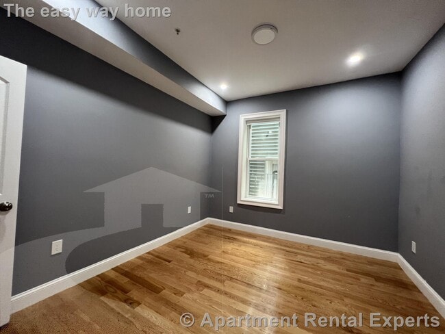 Building Photo - 339 Cambridge St