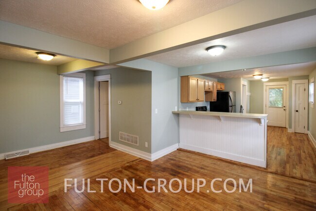 Building Photo - 847 Fountain St NE