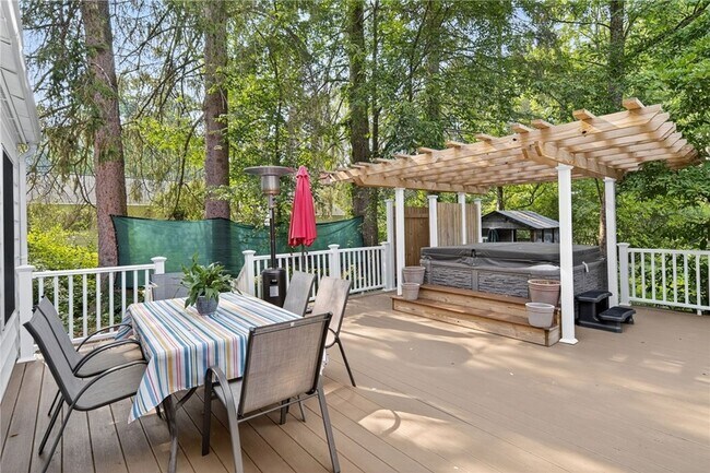 Foto del edificio - 204 Roat St