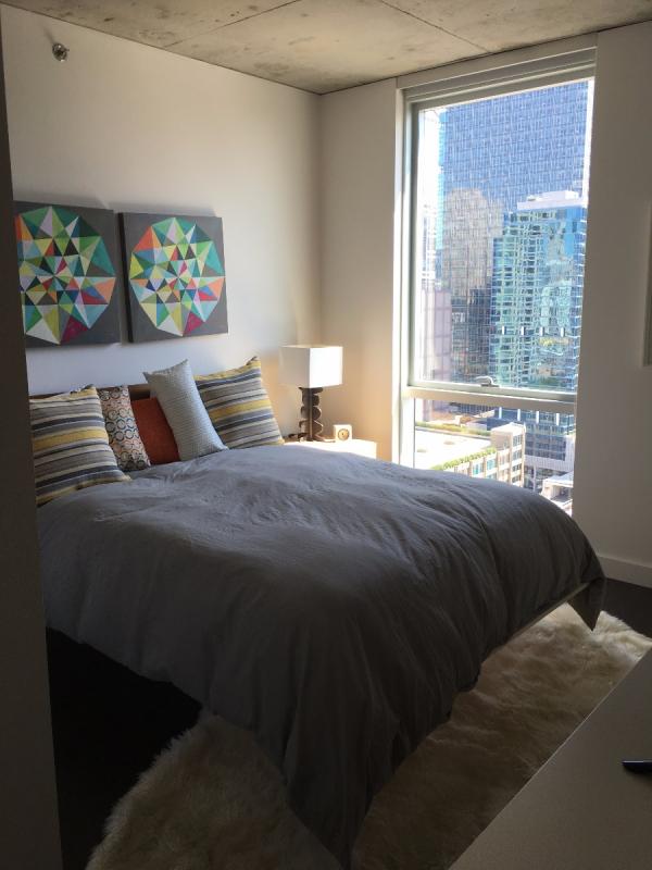 Building Photo - 220 W Illinois St