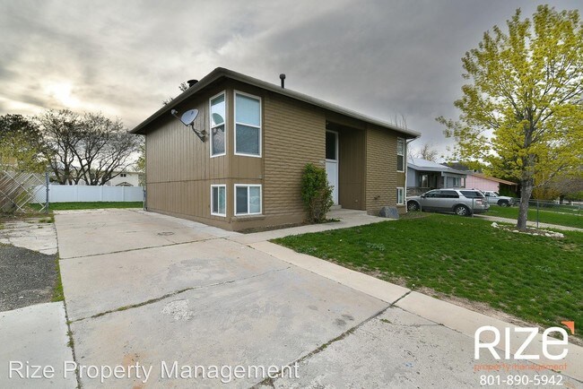 Building Photo - 5 br, 2 bath House - 4250 Whipoorwhil