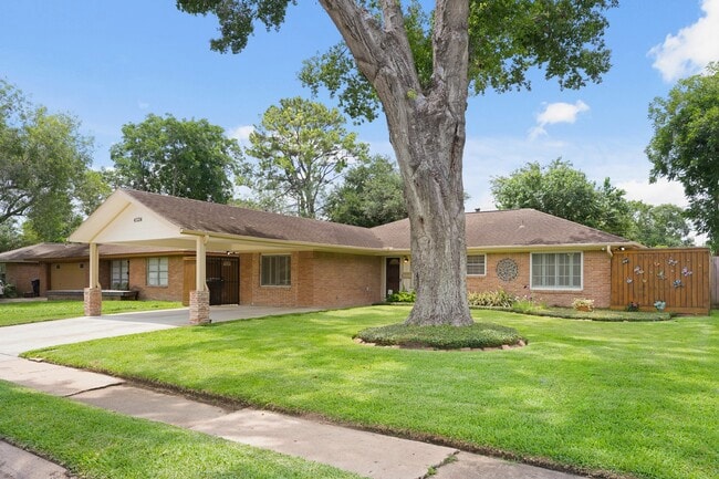 Building Photo - 4526 Benning Dr