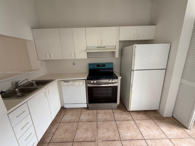 Building Photo - 13120 SW 64th Ter