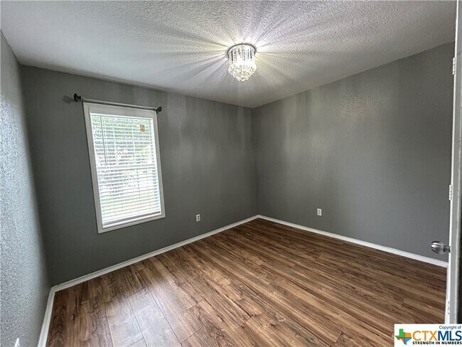 Foto del edificio - 3616 Palmtree Ln