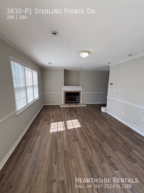 Foto del edificio - 3830 Sterling Pointe Dr