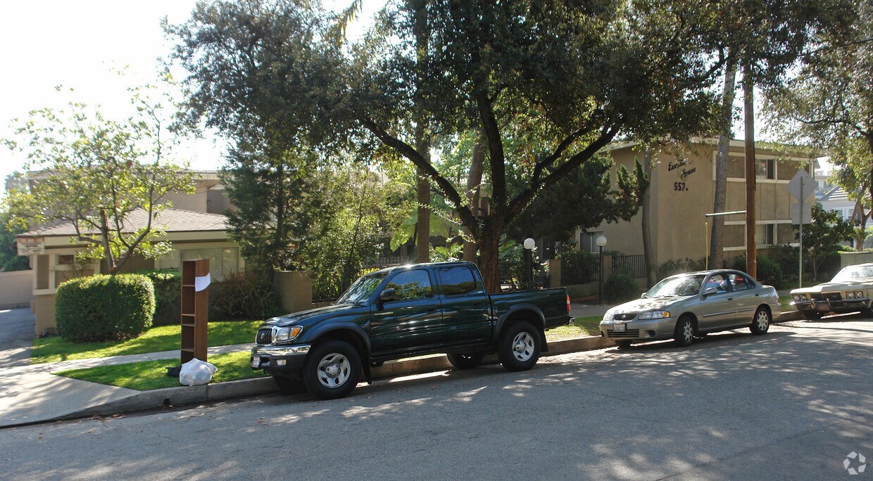 Foto del edificio - 552 Euclid Ave