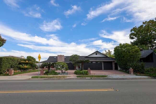 Foto del edificio - Luxurious Newport Beach Home