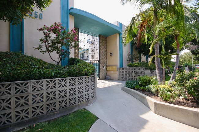 Building Photo - 1350 E Washington Blvd