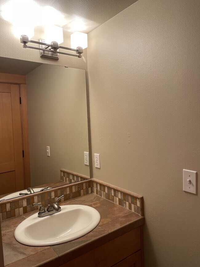 Foto del edificio - 1731-1713 13th Ave S