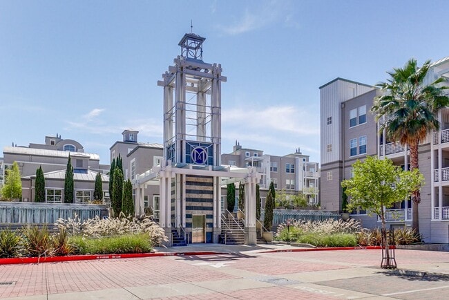 Building Photo - Modern Ground Floor Rivermark Condo with Patio Resort Style Amenities and Secure Parking