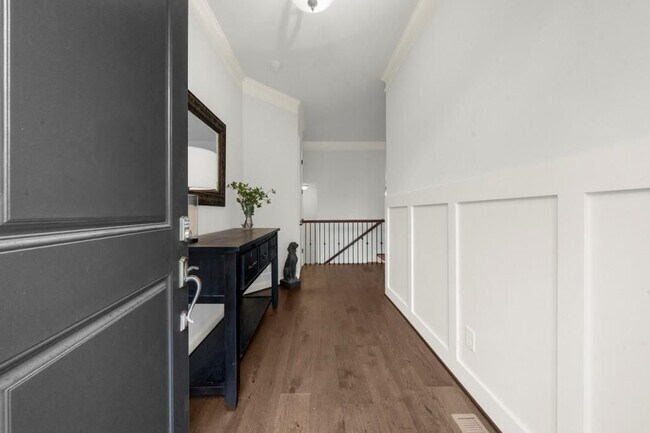 Foto del edificio - 410 Rose Garden Ln