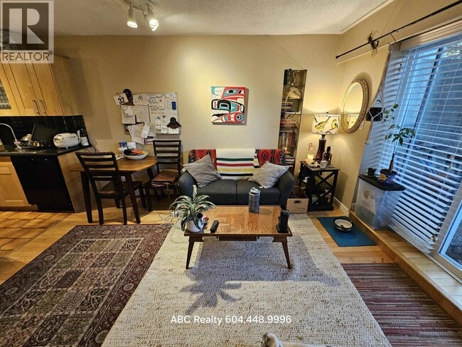 Photo du bâtiment - 2125 W 2nd Ave