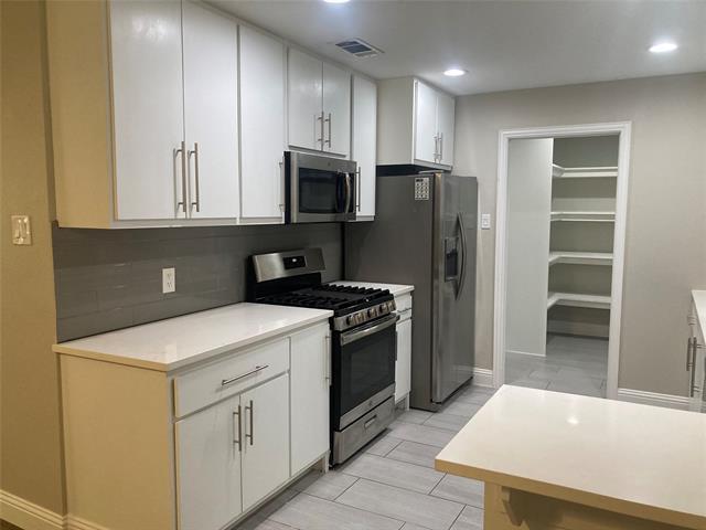 Foto principal - 518 Burnwood Dr