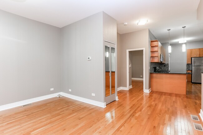 Foto del edificio - 2613 W Evergreen Ave