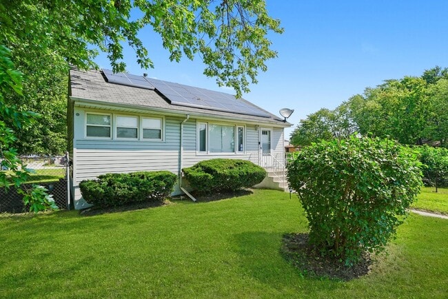 Building Photo - 760 Sibley Blvd