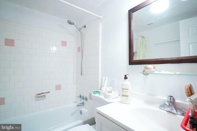 Building Photo - 4251 Americana Dr