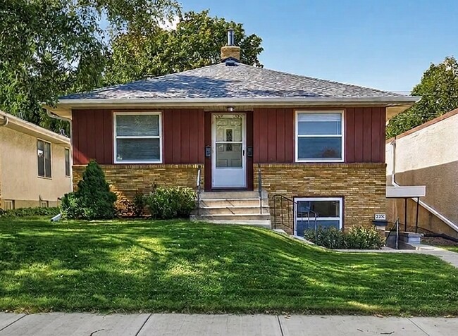 Foto del edificio - 5212 Bloomington Ave