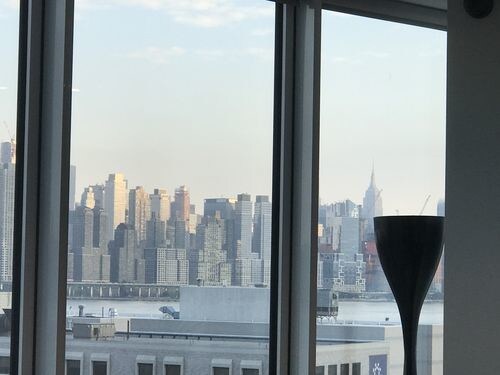 Foto del edificio - 7401 River Rd