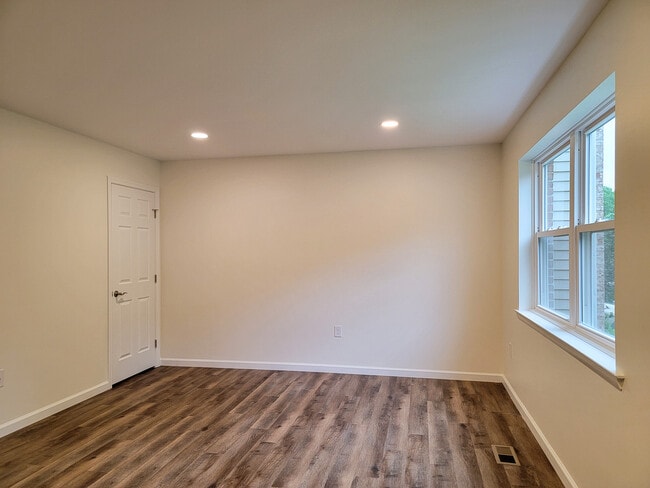Building Photo - 1007 Monticello Ln