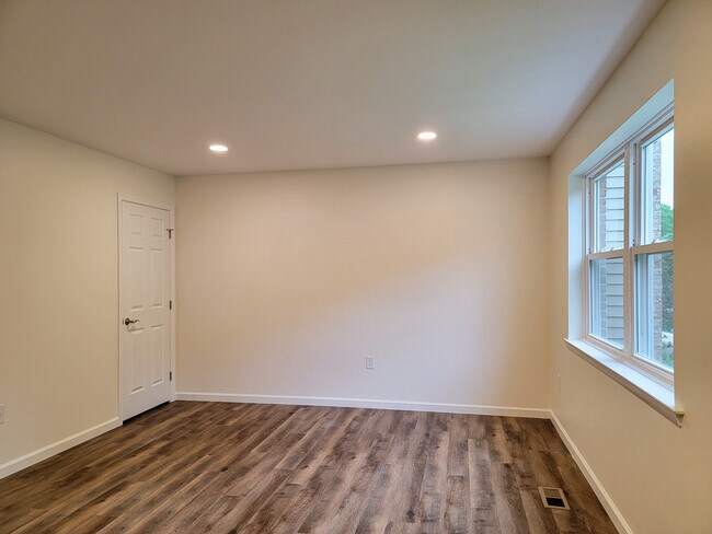 Foto del edificio - 1007 Monticello Ln