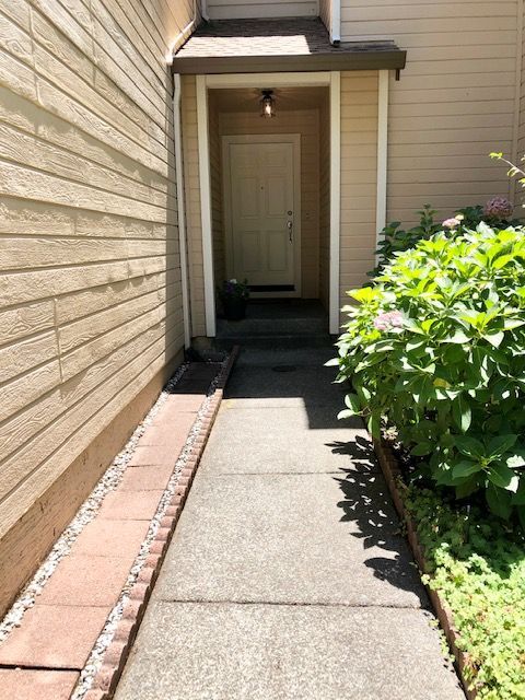 Building Photo - 907 Woodlake Dr