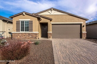 Building Photo - 1356 Warbler Wy