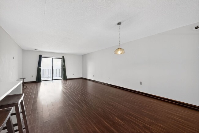 Building Photo - Now Available: Lovely 2 Bedroom, 2 Bath Condo in KOP!!