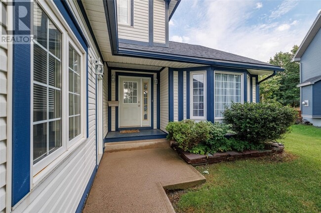 Building Photo - 33 Mountbatten Dr