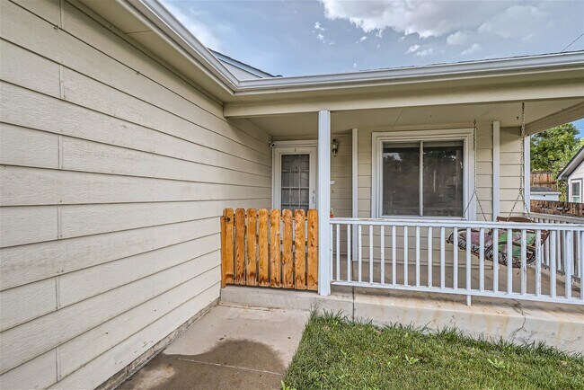 Building Photo - 925 W 96th Ave