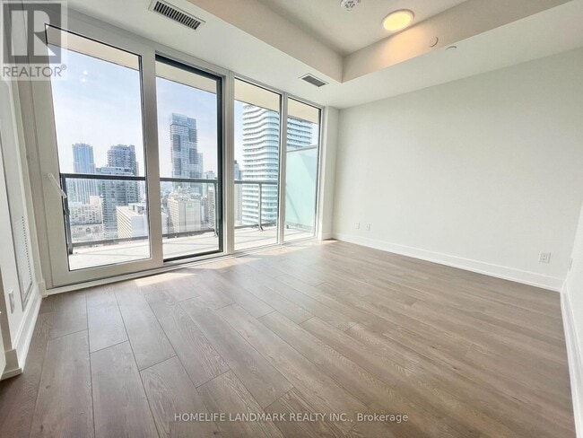 Photo du bâtiment - 308 Jarvis St