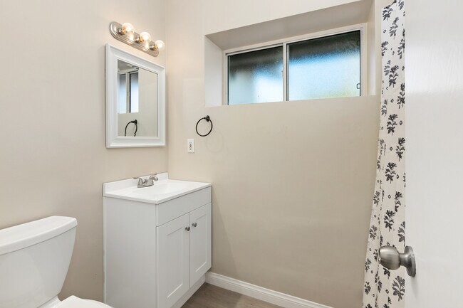 Foto del edificio - 7741 High St