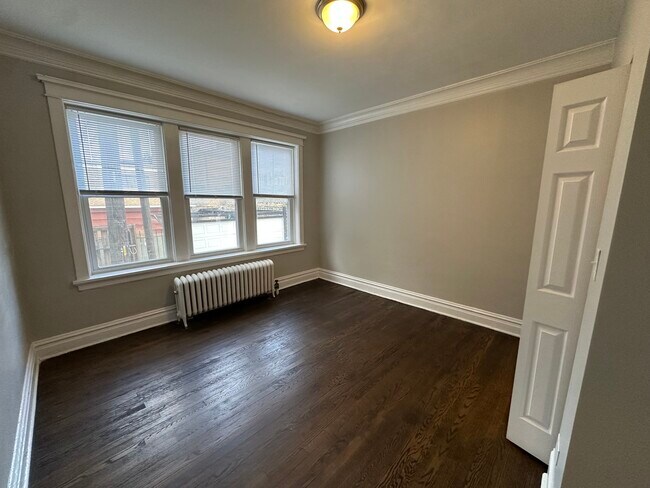 Foto del edificio - 6343 N Claremont Ave