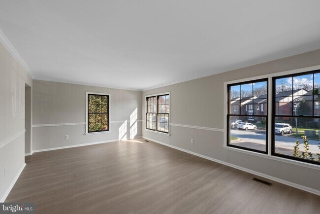 Building Photo - 20 Rhodes Pl
