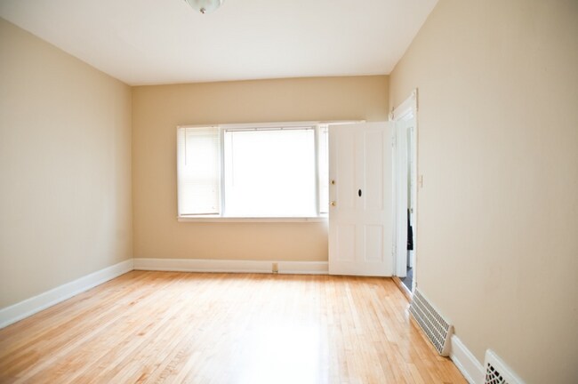 Building Photo - 3221 N Newhall St