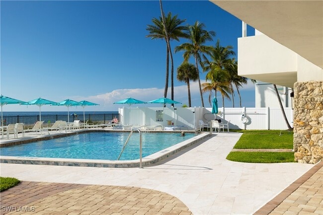 Foto del edificio - 1977 Gulf Shore Blvd N