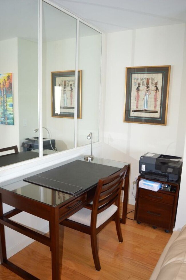 Building Photo - Furnished 1 Bedroom Sausalito Condo with W...