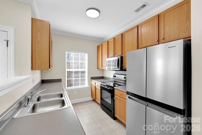 Foto del edificio - 163 Forest Ridge Rd