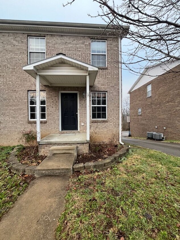 Foto del edificio - 165 Garnet Dr